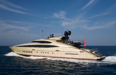 Motor yacht Palmer Johnson 150 running